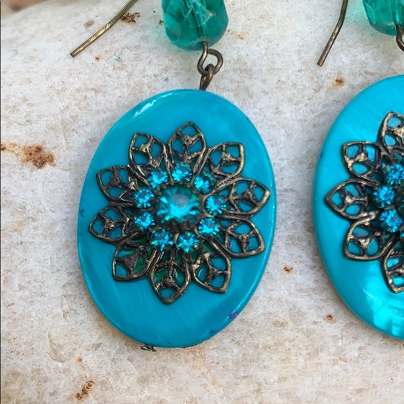 Modern Costume Dangle Earrings 👠 - Picture 3 of 16